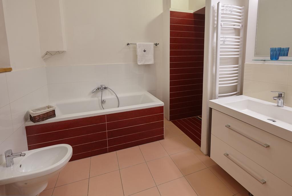 Queen Bee Apartments Prague Room photo