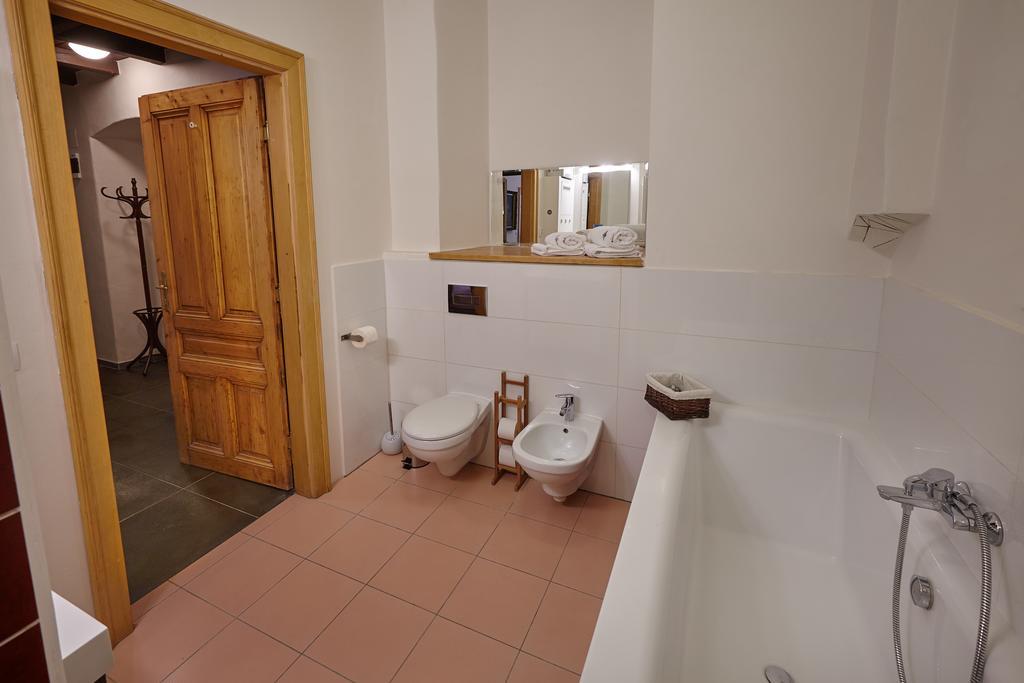 Queen Bee Apartments Prague Room photo