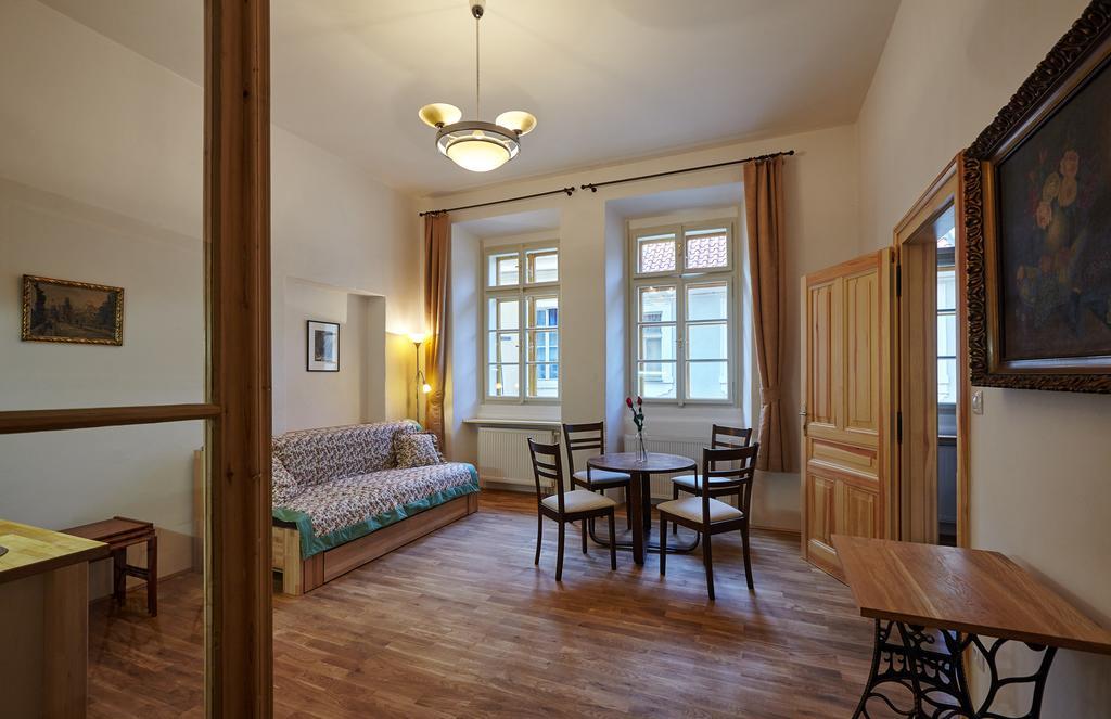 Queen Bee Apartments Prague Exterior photo