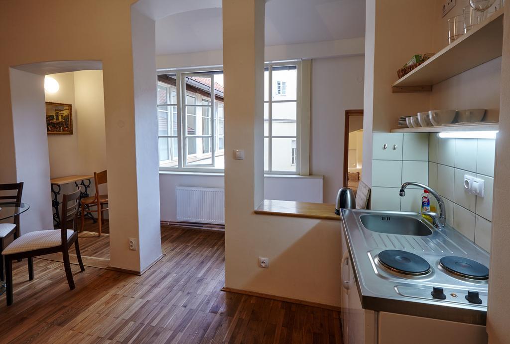 Queen Bee Apartments Prague Room photo