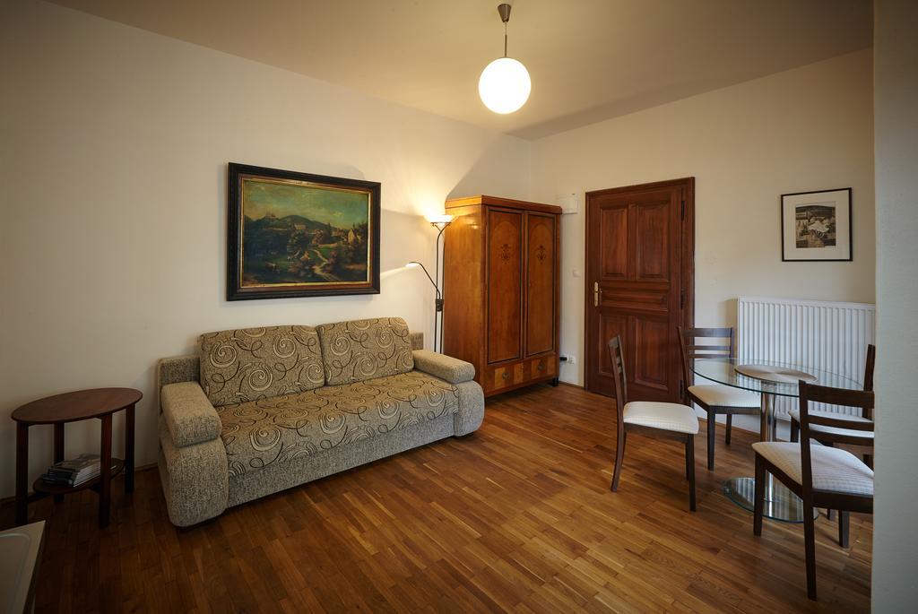 Queen Bee Apartments Prague Room photo