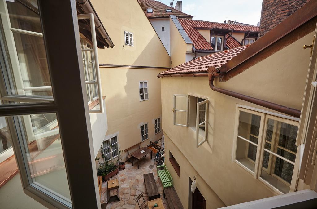 Queen Bee Apartments Prague Exterior photo