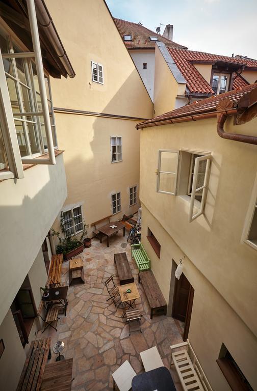 Queen Bee Apartments Prague Exterior photo